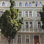 Big In The Center Διαμέρισμα